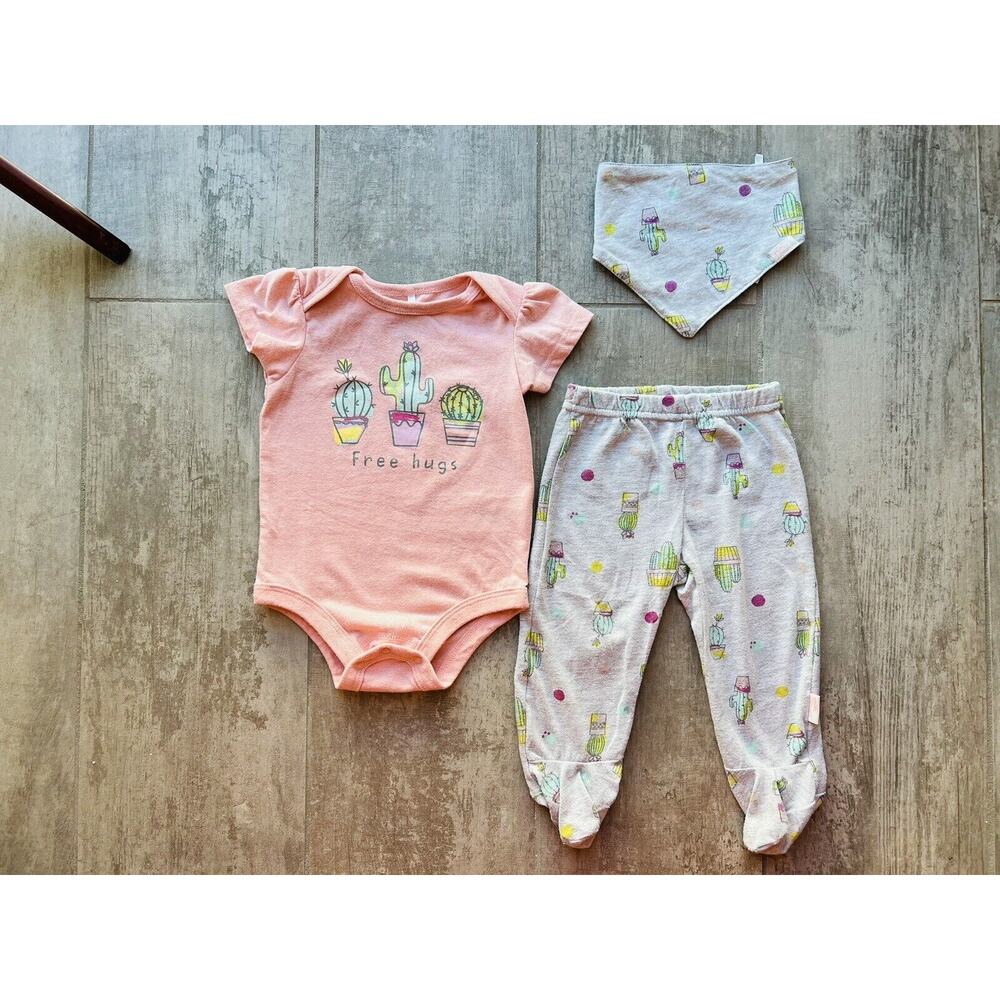 Mini Heroes Baby Girls Cactus Free Hugs 3 Piece Bodysuit Pants Bib 9m